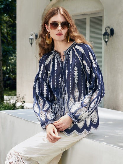 Yoğun Püskül Nakışlı Pencereli Bluz