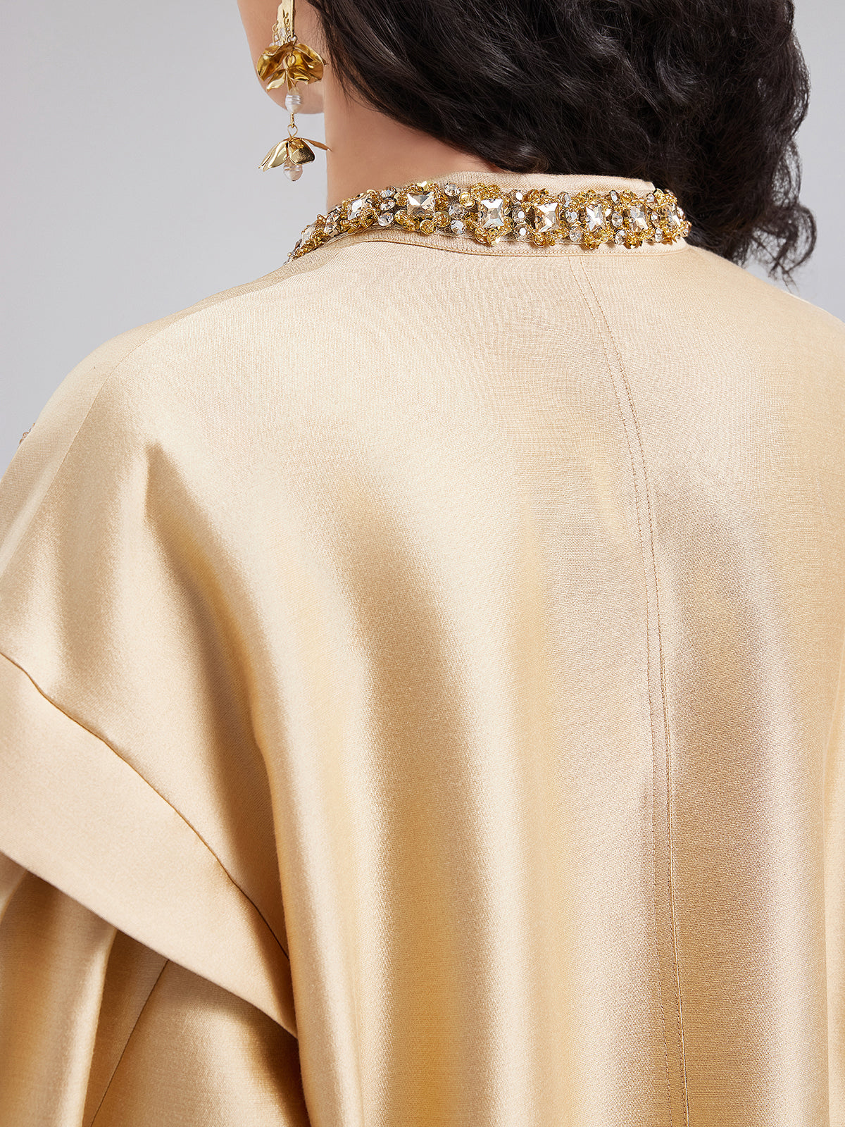 Lüks Minimalist Pullu Nakışlı Ceket