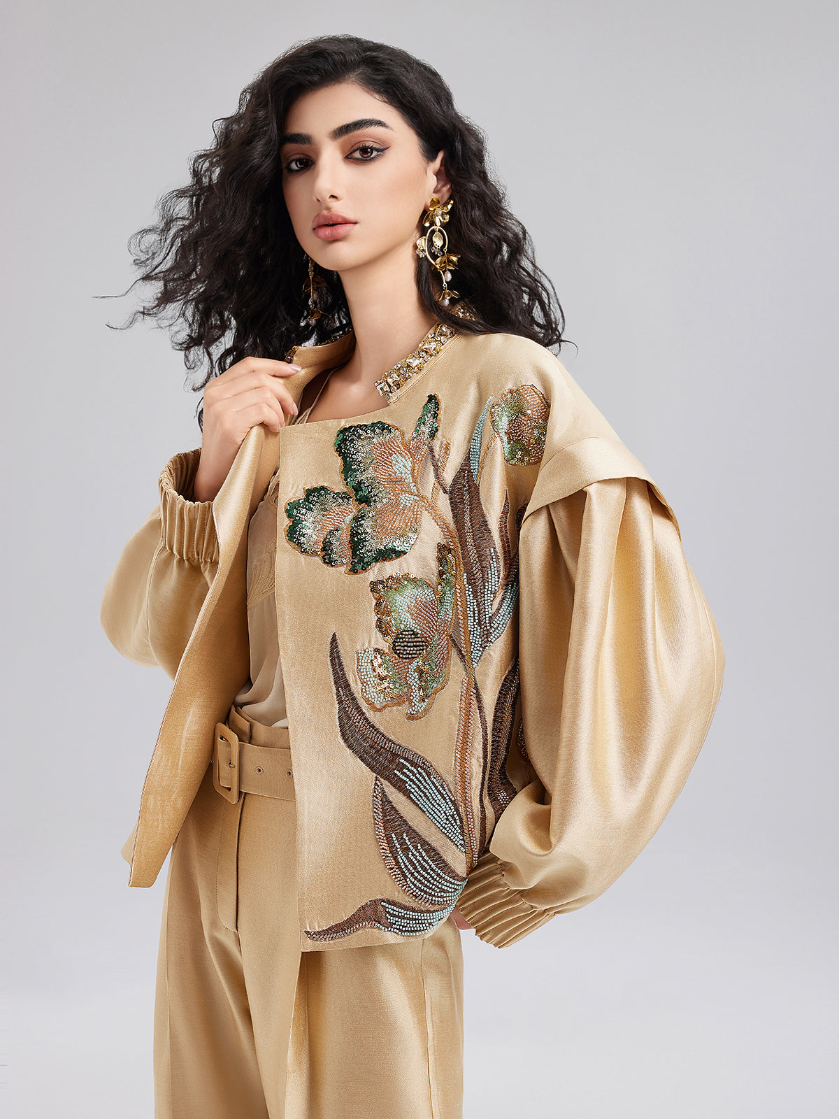 Lüks Minimalist Pullu Nakışlı Ceket