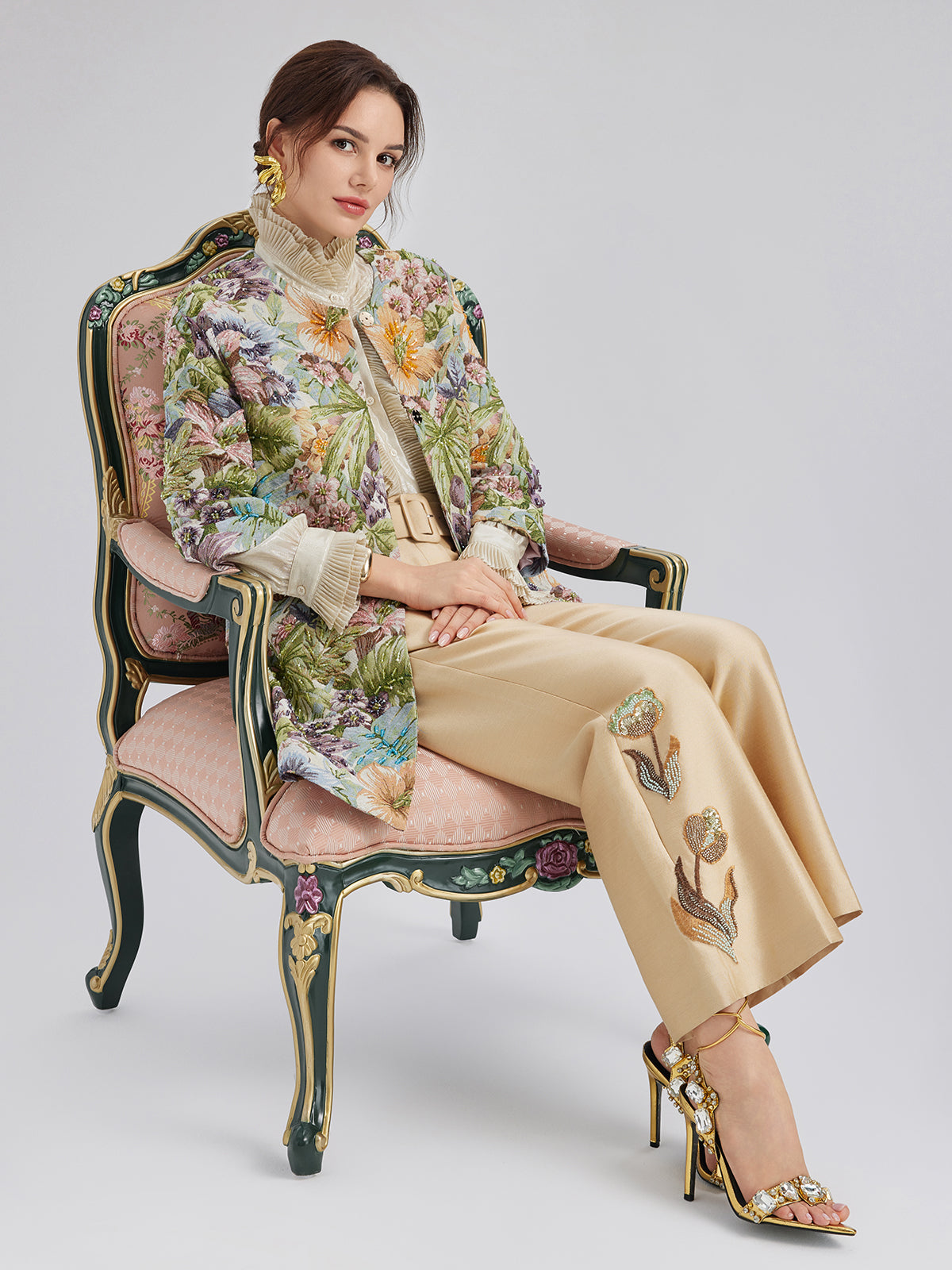 El İşlemeli 3 Boyutlu Çiçekli Düz Ceket