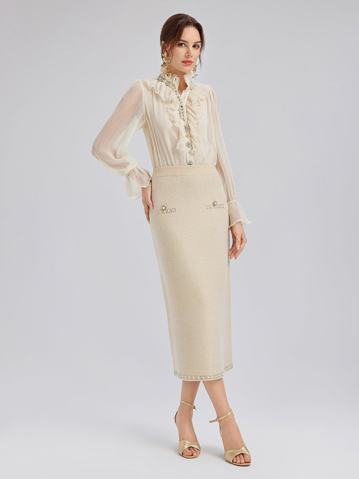 Fırfırlı Hakim Yaka Boncuklu Gömlek