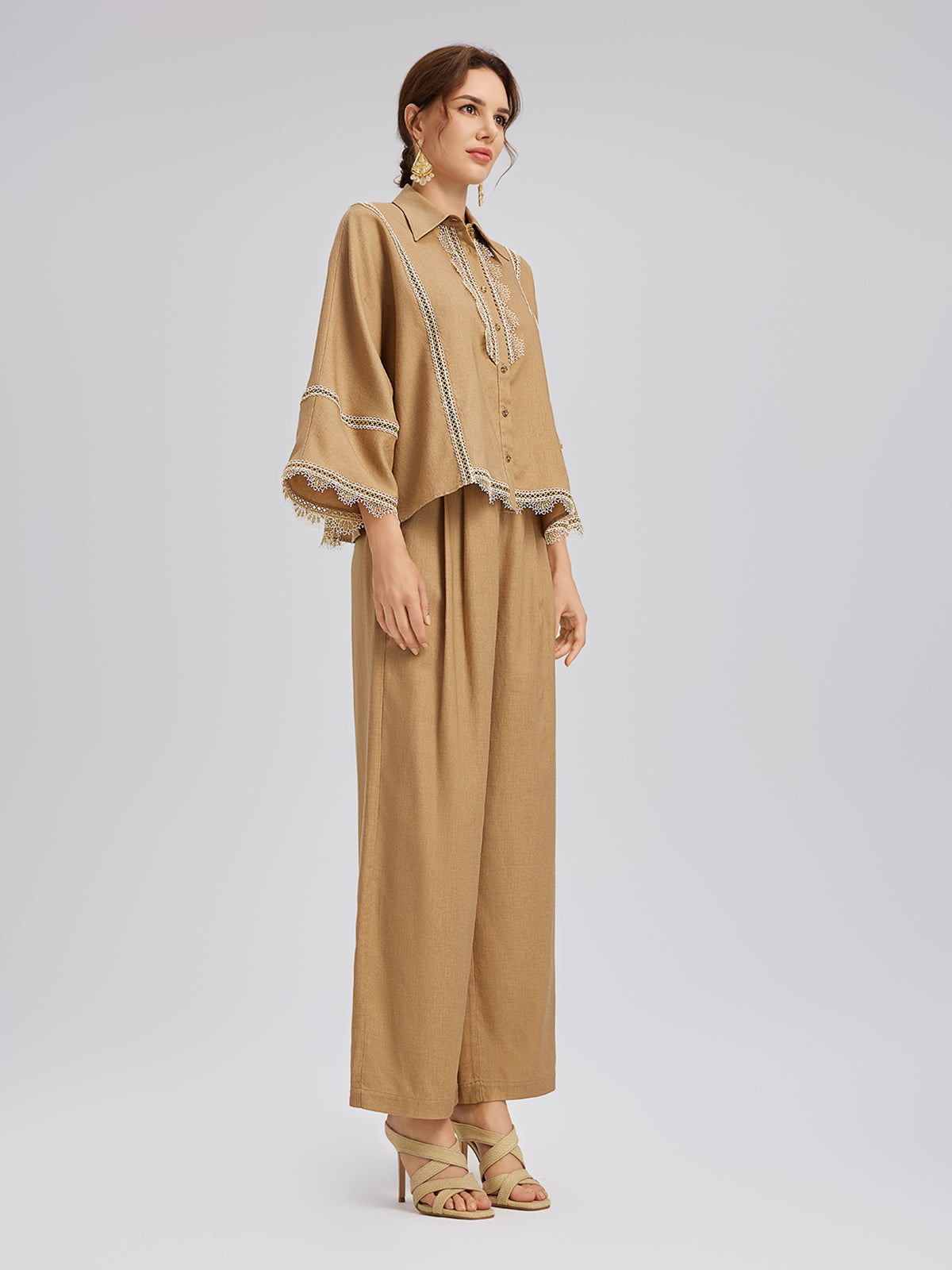 Barok Dantel Kenarlı Keten Gömlek