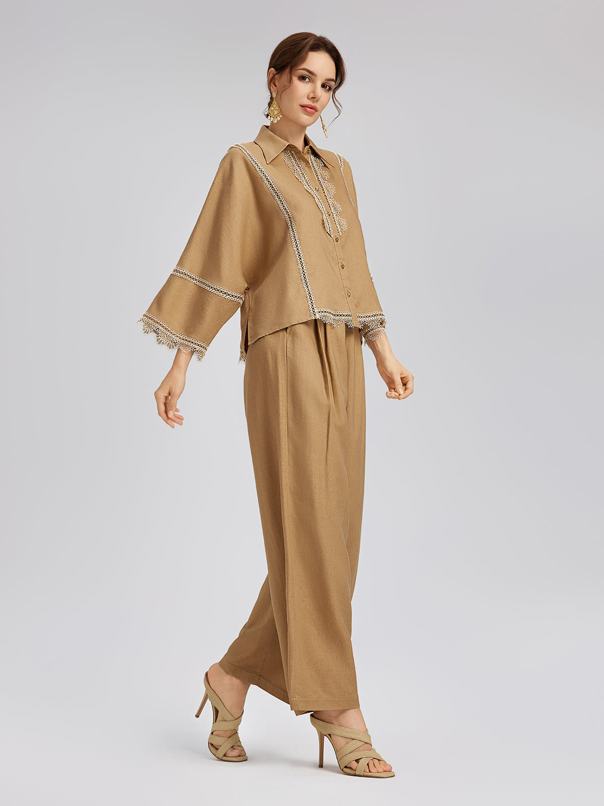 Barok Dantel Kenarlı Keten Gömlek