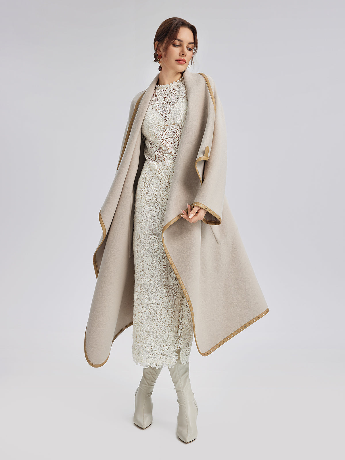 Yoğun Nakışlı Dantel İncili Bluz