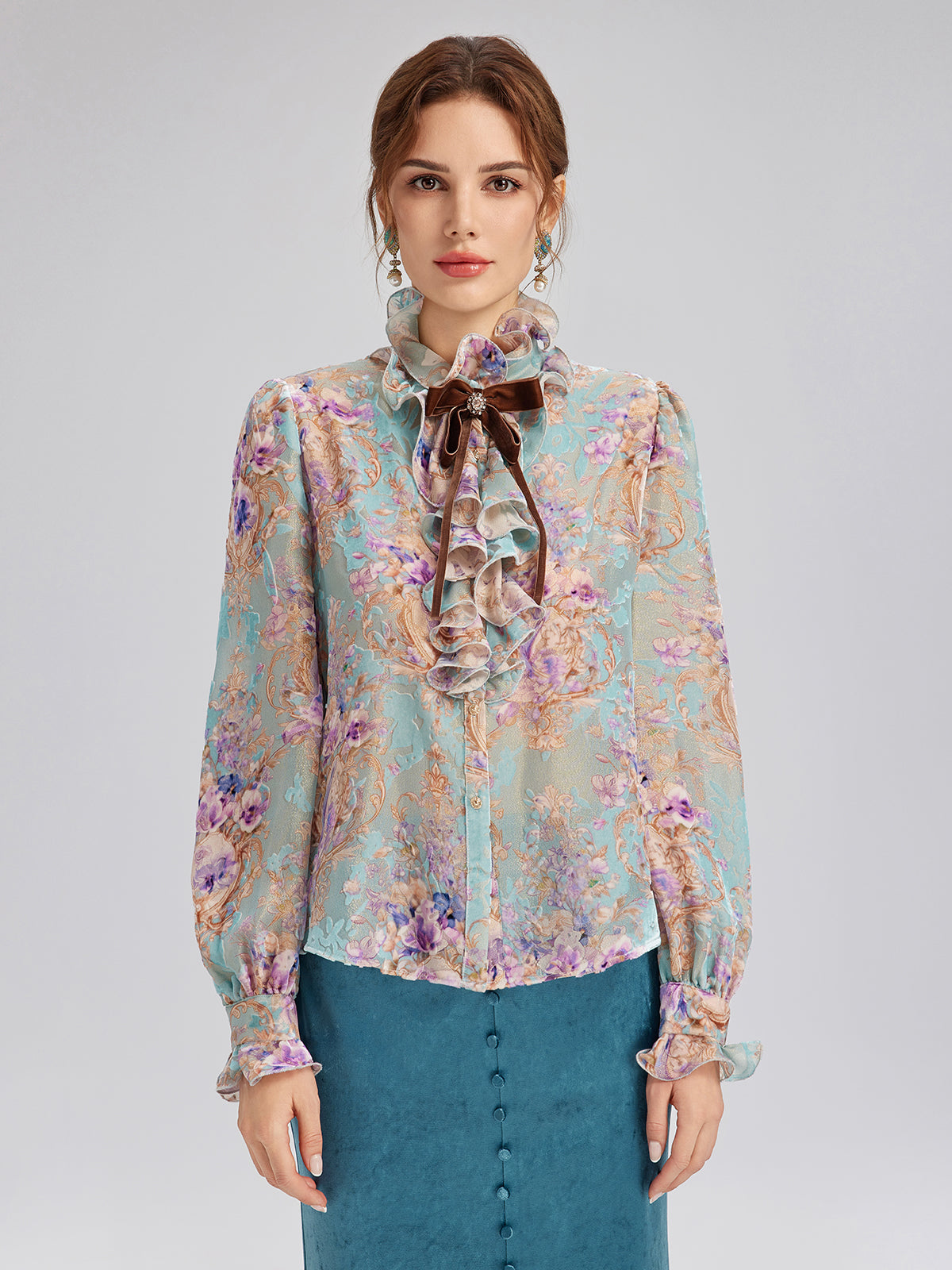 İpek Kadife Fiyonklu Fırfırlı Bluz