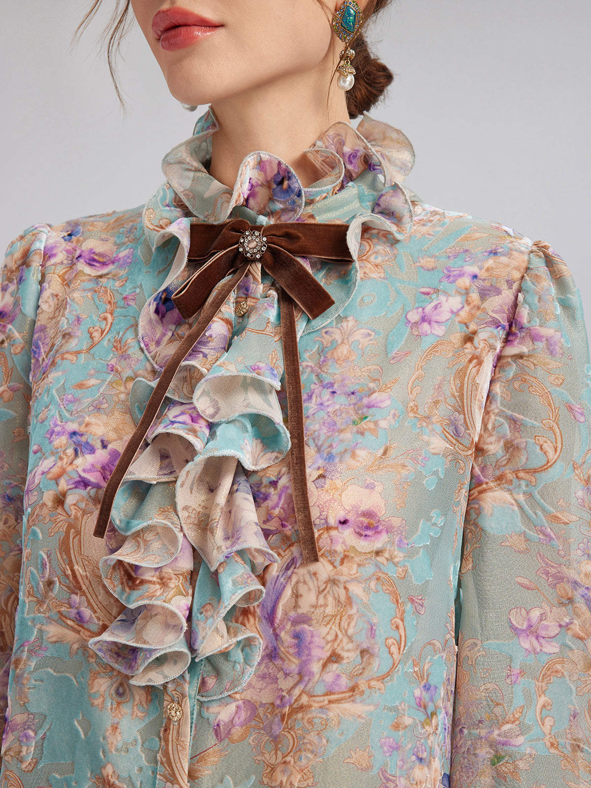 İpek Kadife Fiyonklu Fırfırlı Bluz