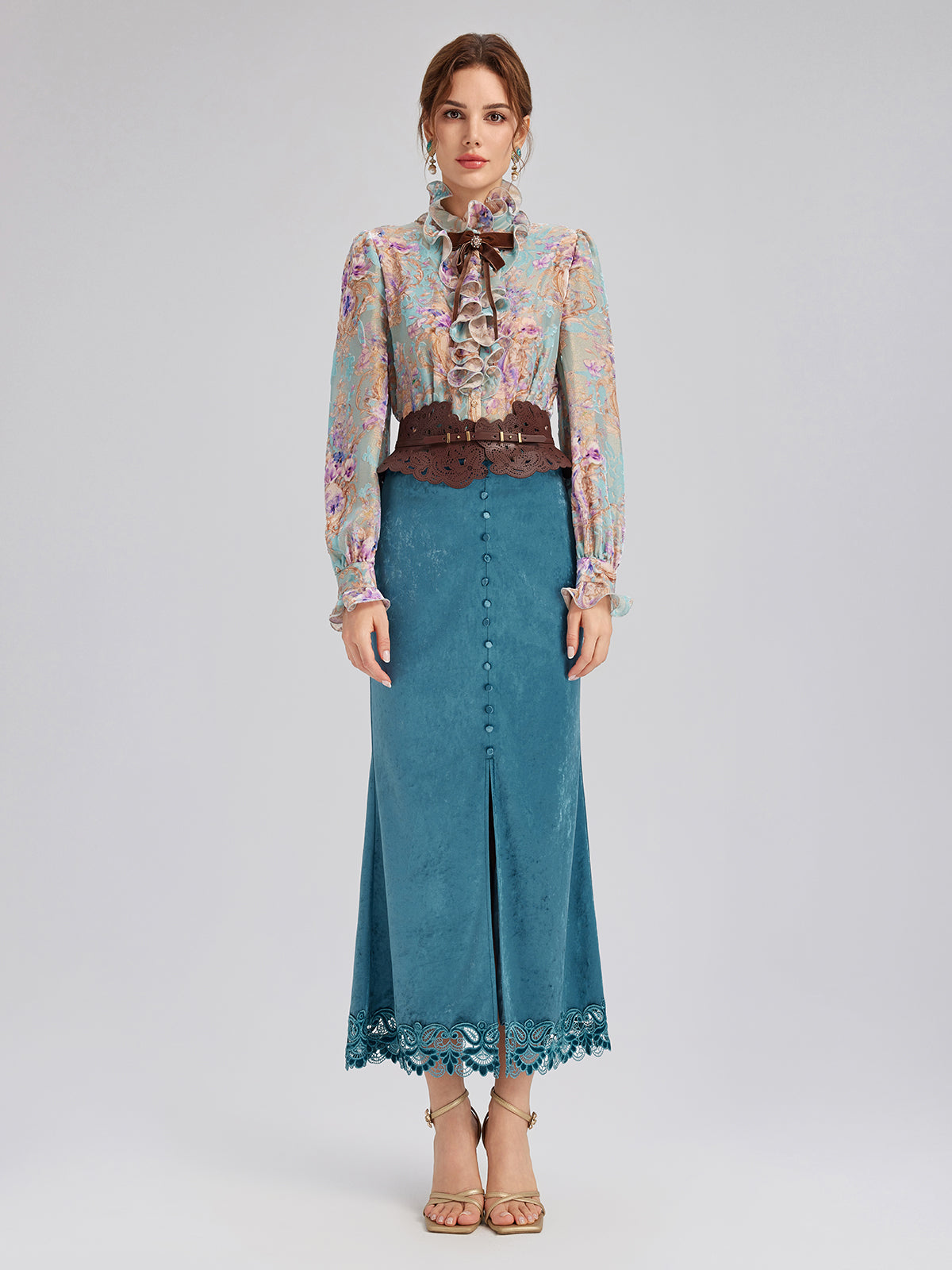 Kadife Dantel Kenarlı Yırtmaçlı Balık Etek