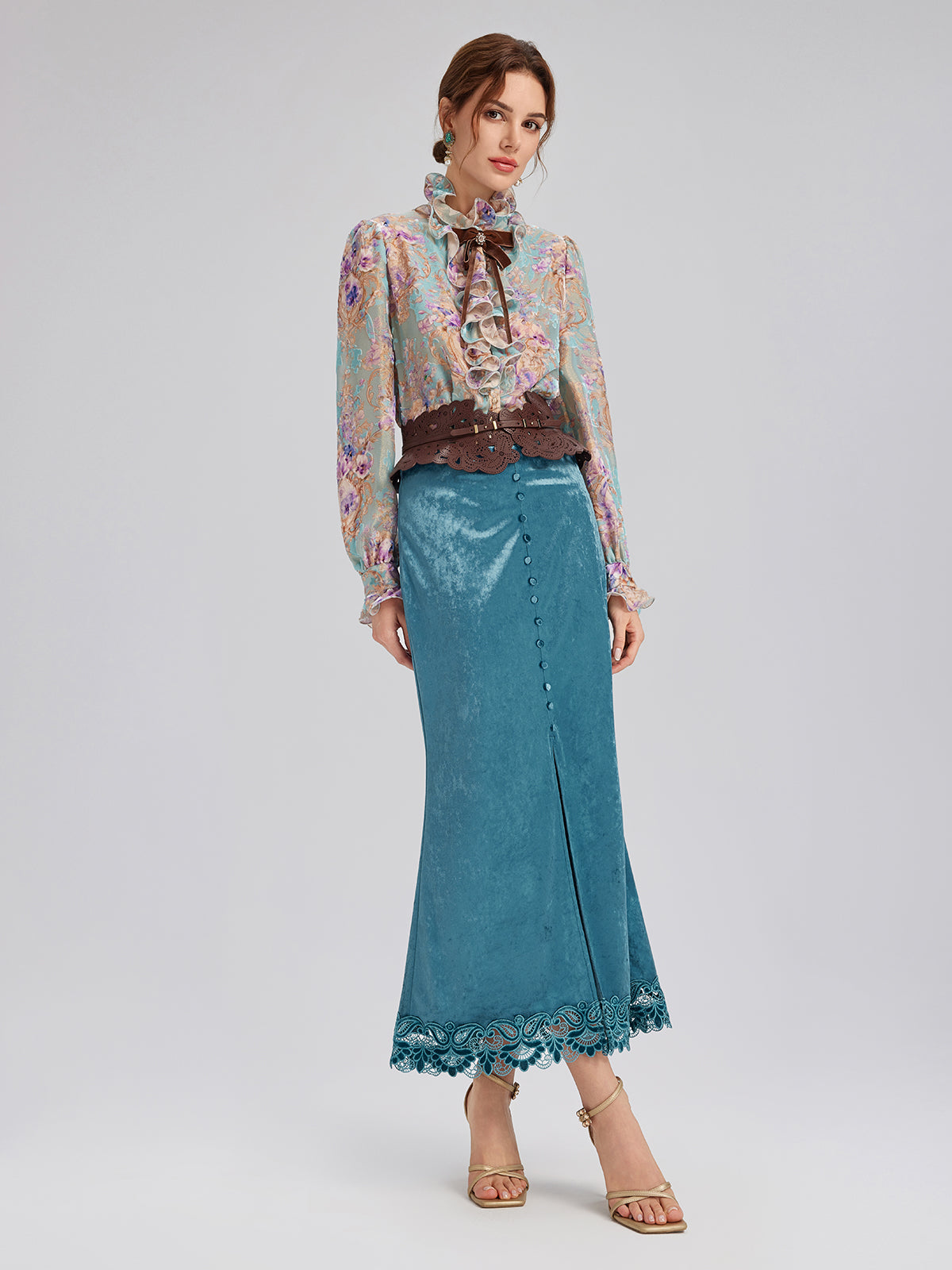 İpek Kadife Fiyonklu Fırfırlı Bluz