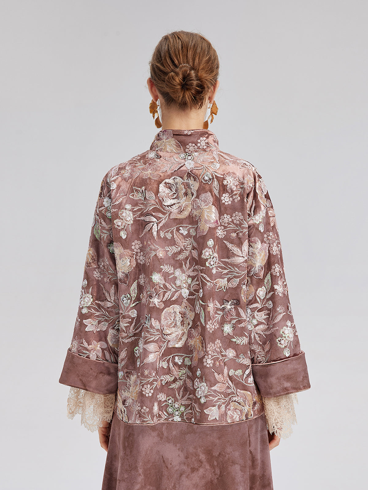 Kadife Pullu Çiçek Nakışlı Ceket