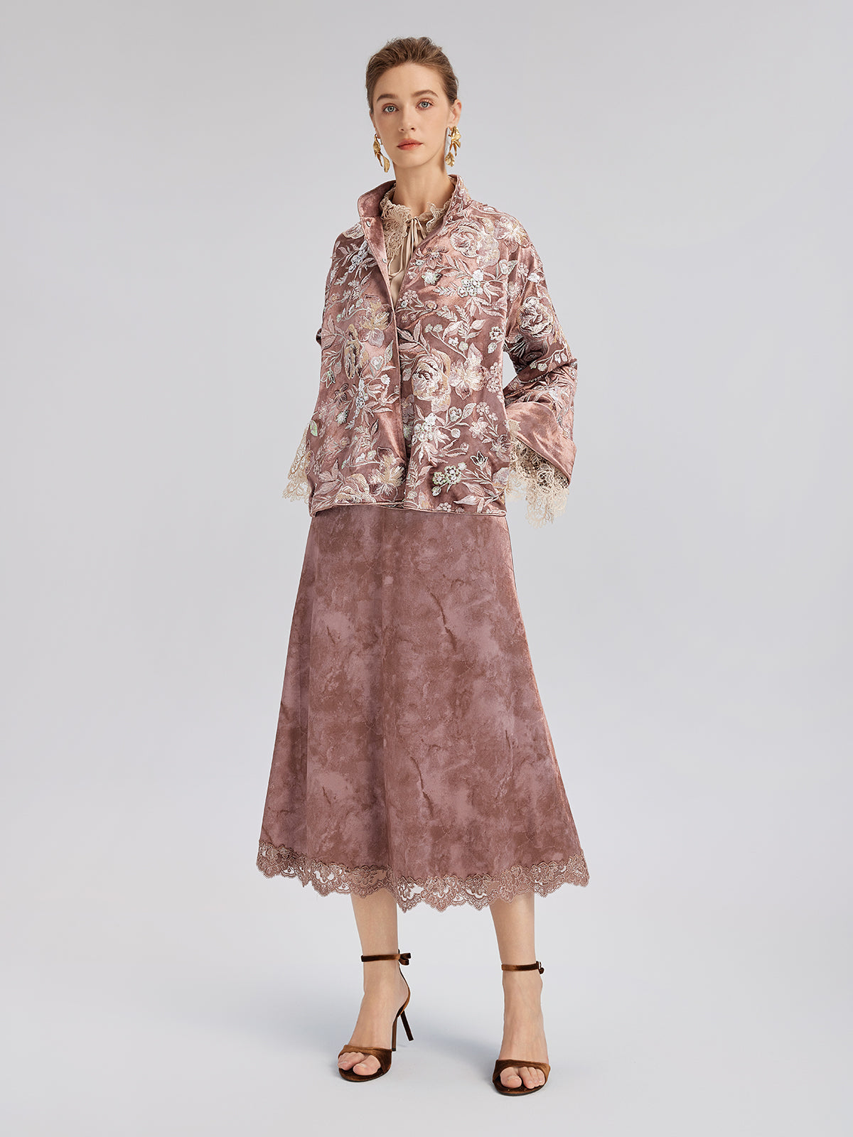 İpek Dantel Yakalı Gömlek