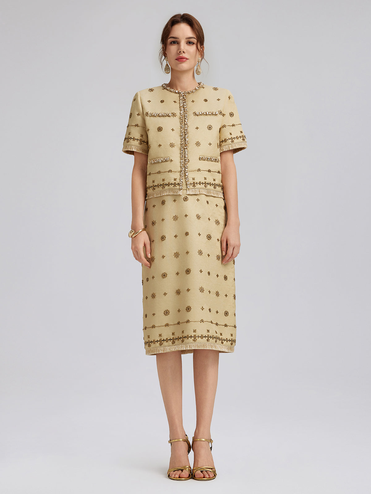 El İşlemeli Püsküllü Kısa Ceket