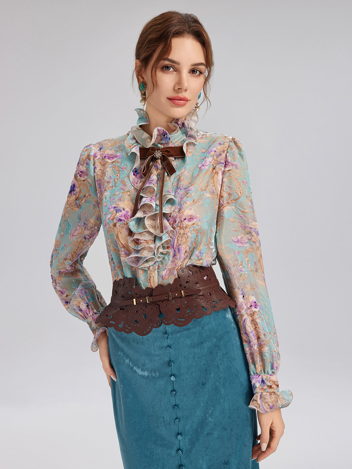 İpek Kadife Fiyonklu Fırfırlı Bluz