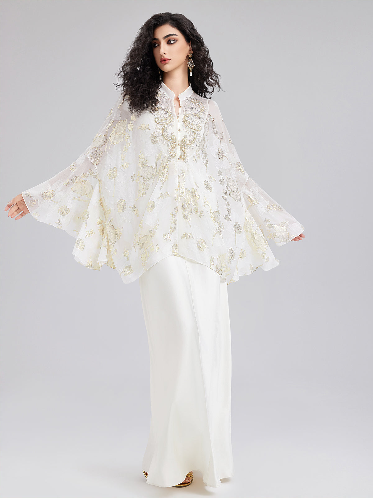 Lüks Pullu Nakışlı Şifon Bluz