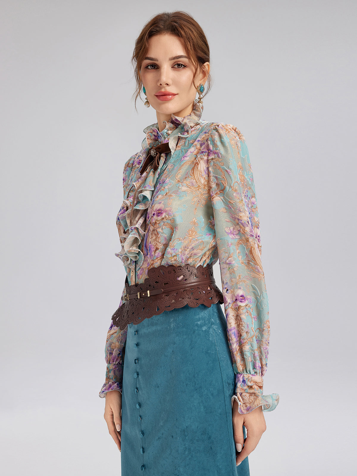 İpek Kadife Fiyonklu Fırfırlı Bluz