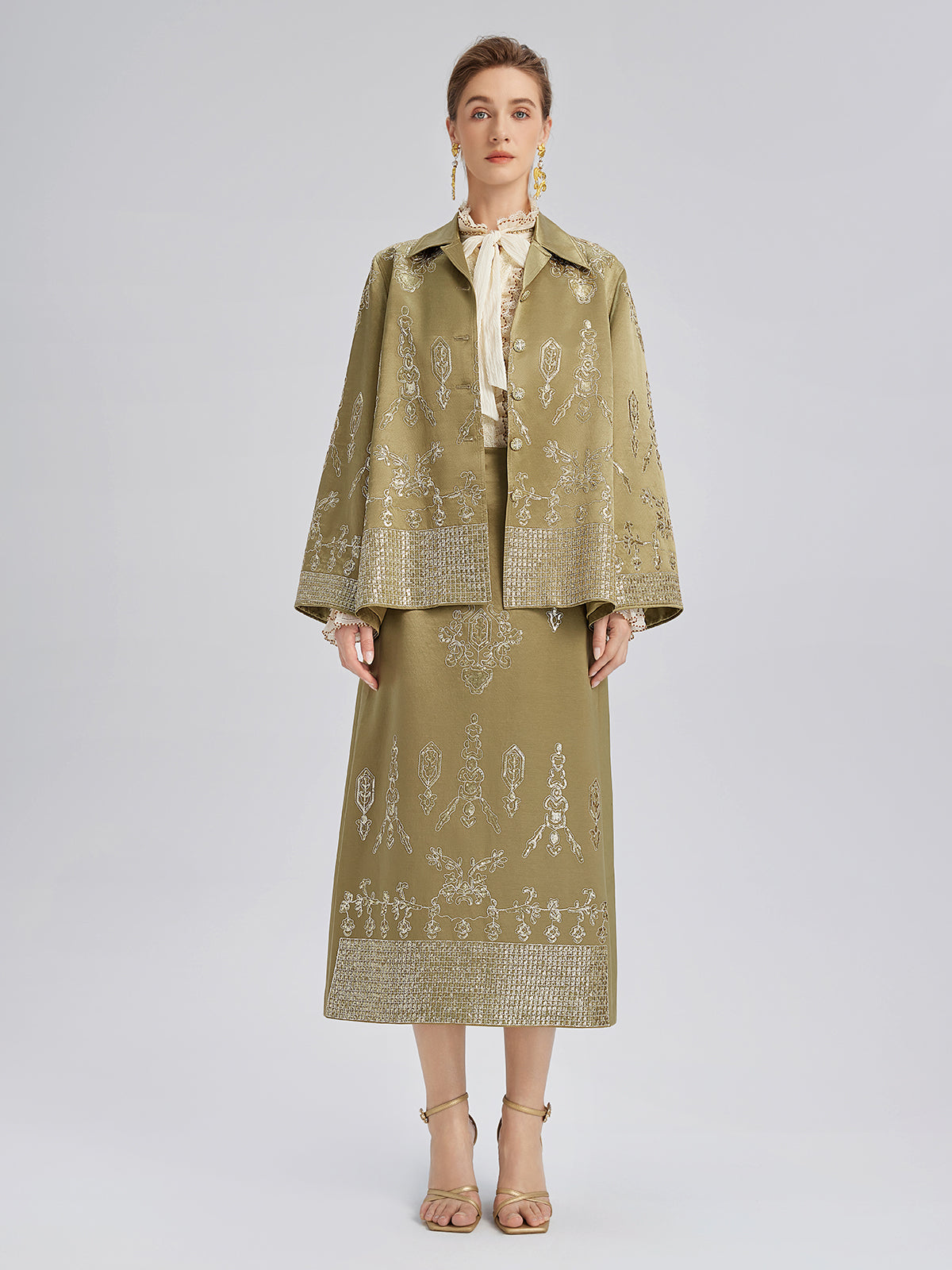 Parlak Nakışlı Çiçekli Ceket