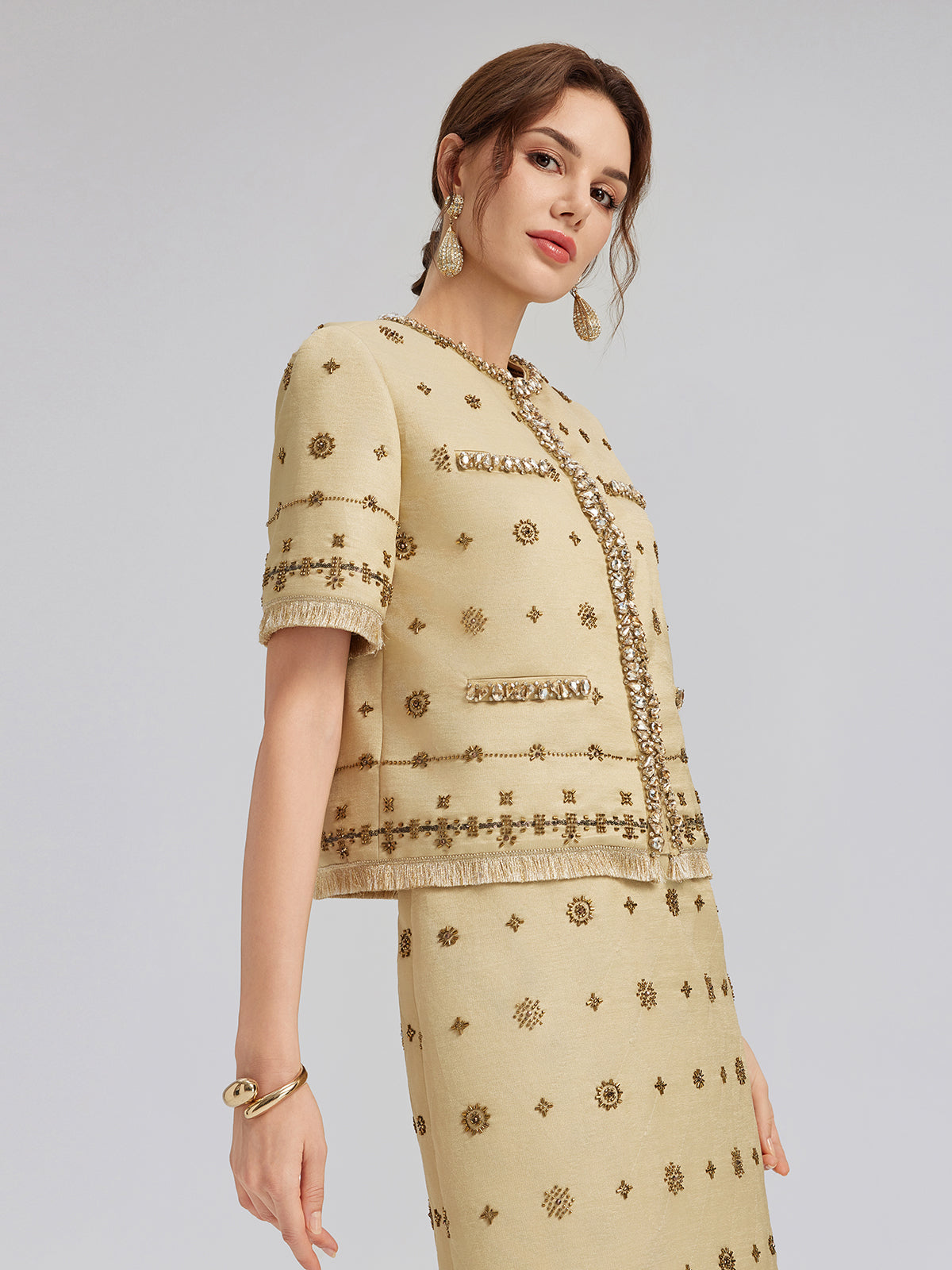 El İşlemeli Püsküllü Kısa Ceket