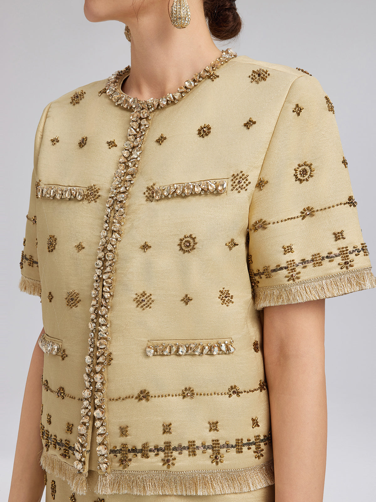 El İşlemeli Püsküllü Kısa Ceket