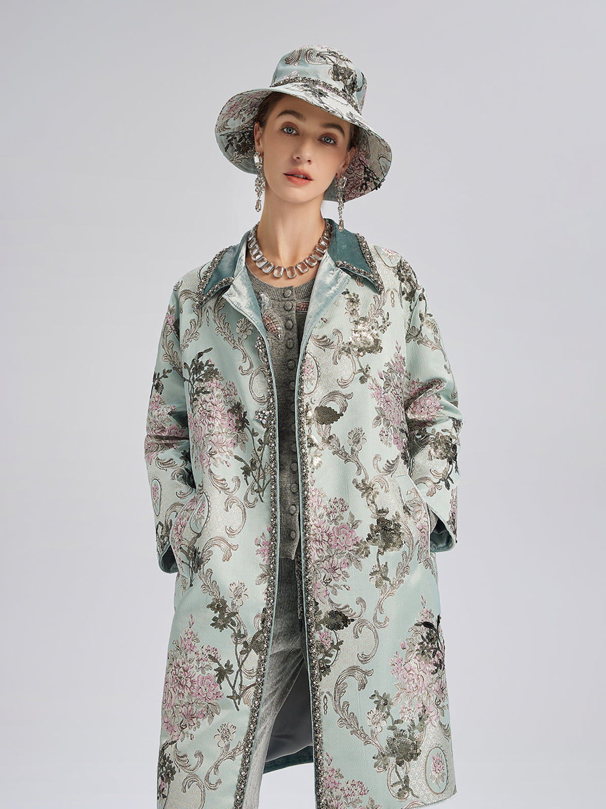 El İşlemeli Pullu Çiçek Desenli Ceket