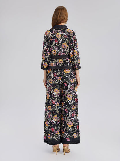 Pullu Nakışlı Kesik Paça Kot Pantolon