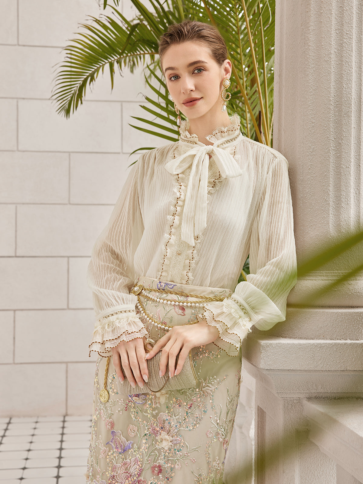 Pileli Dantel Fırfırlı Papyonlu Bluz