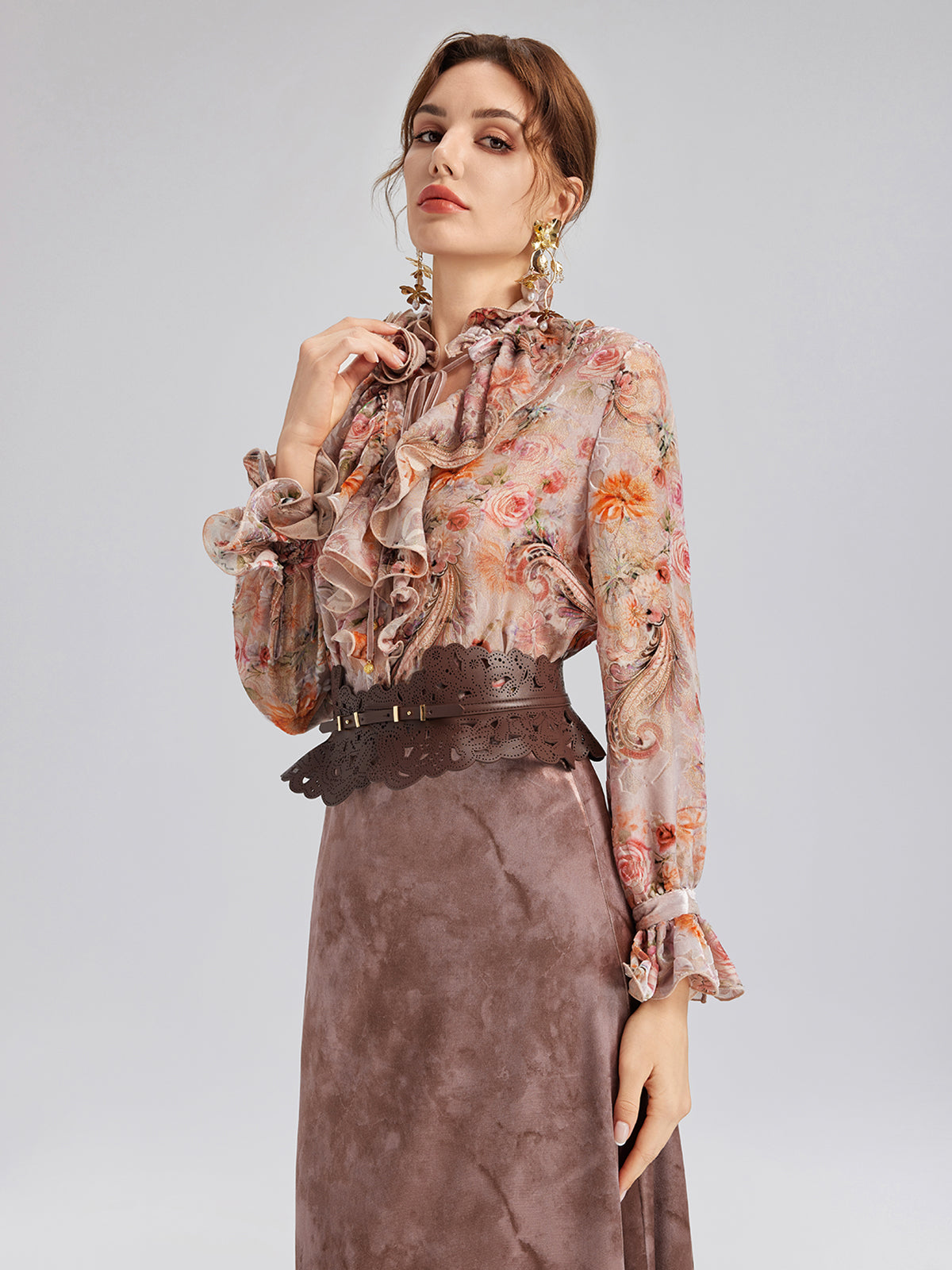 İpek Kadife Gül Kurusu Fırfırlı Bluz