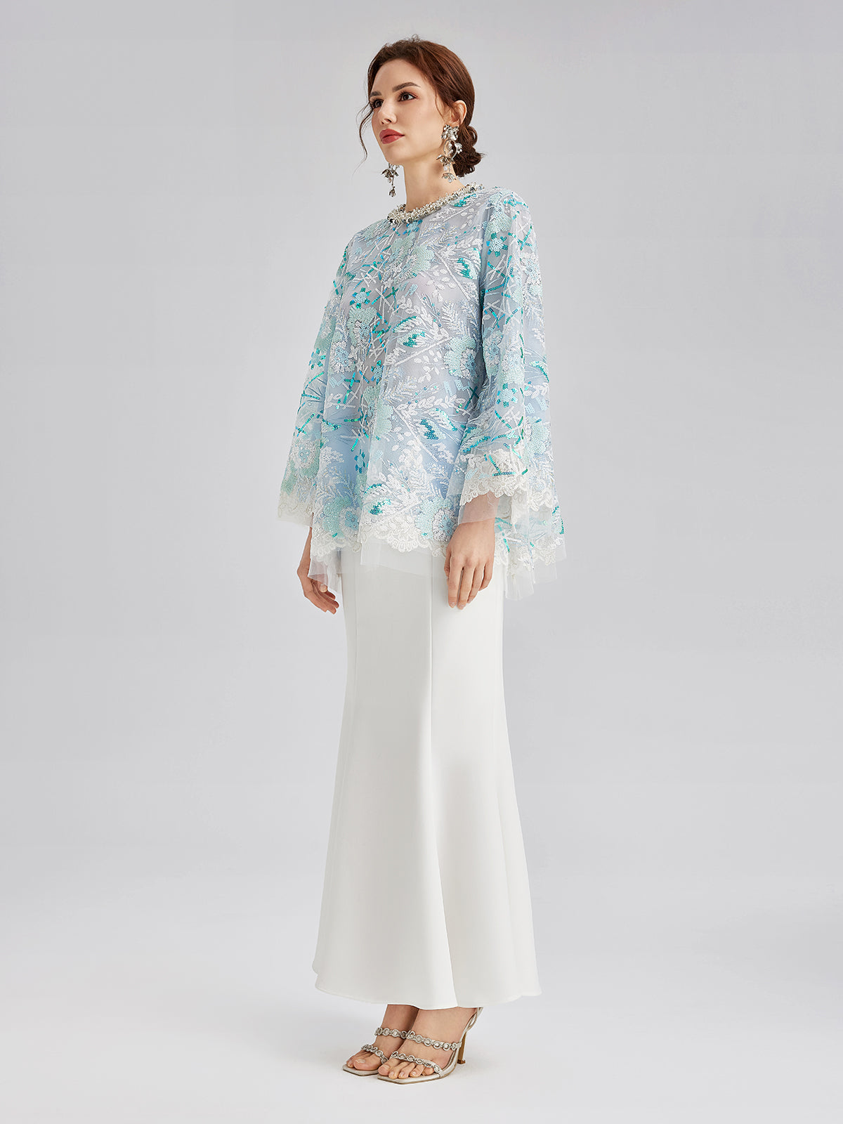 Fransız Özel Nakışlı Pullu Pelerin Bluz