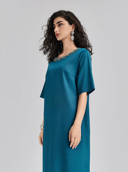 Yoğun Kristal Taşlı Şık Saten Elbise