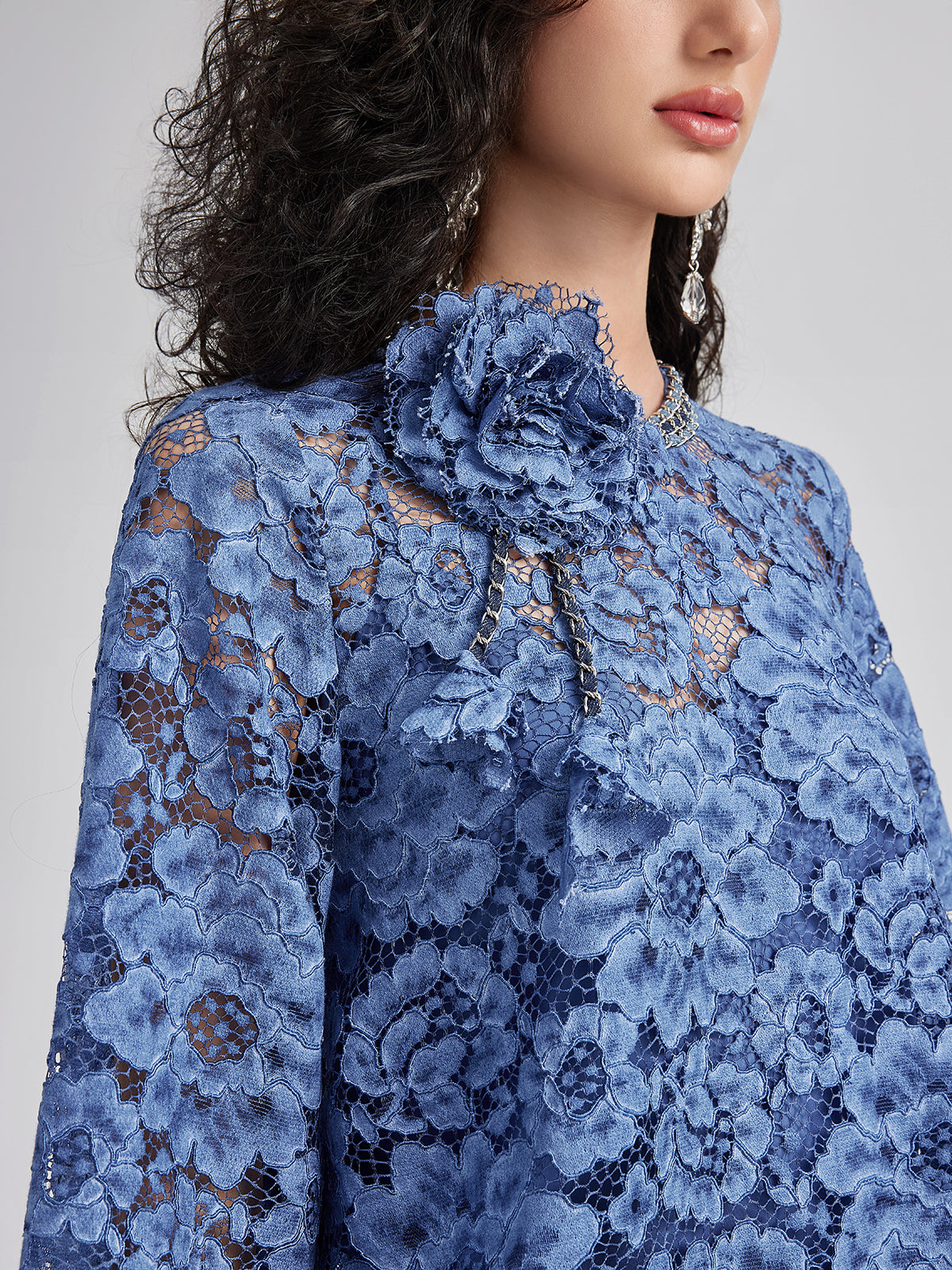 Retro Mavi Yıkamalı Dantelli Bluz