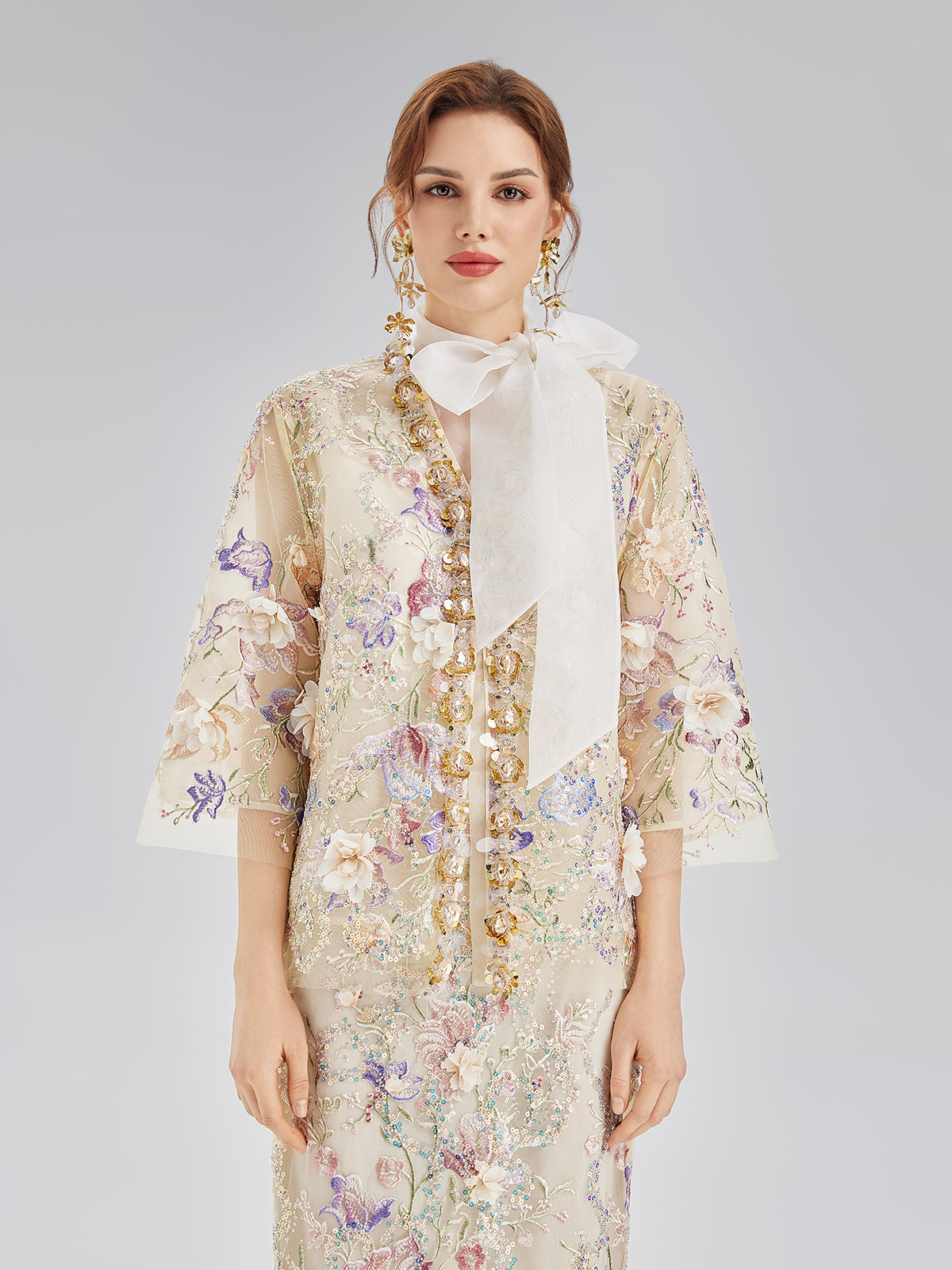 El Yapımı 3 Boyutlu Çiçekli Boncuk Nakışlı Ceket