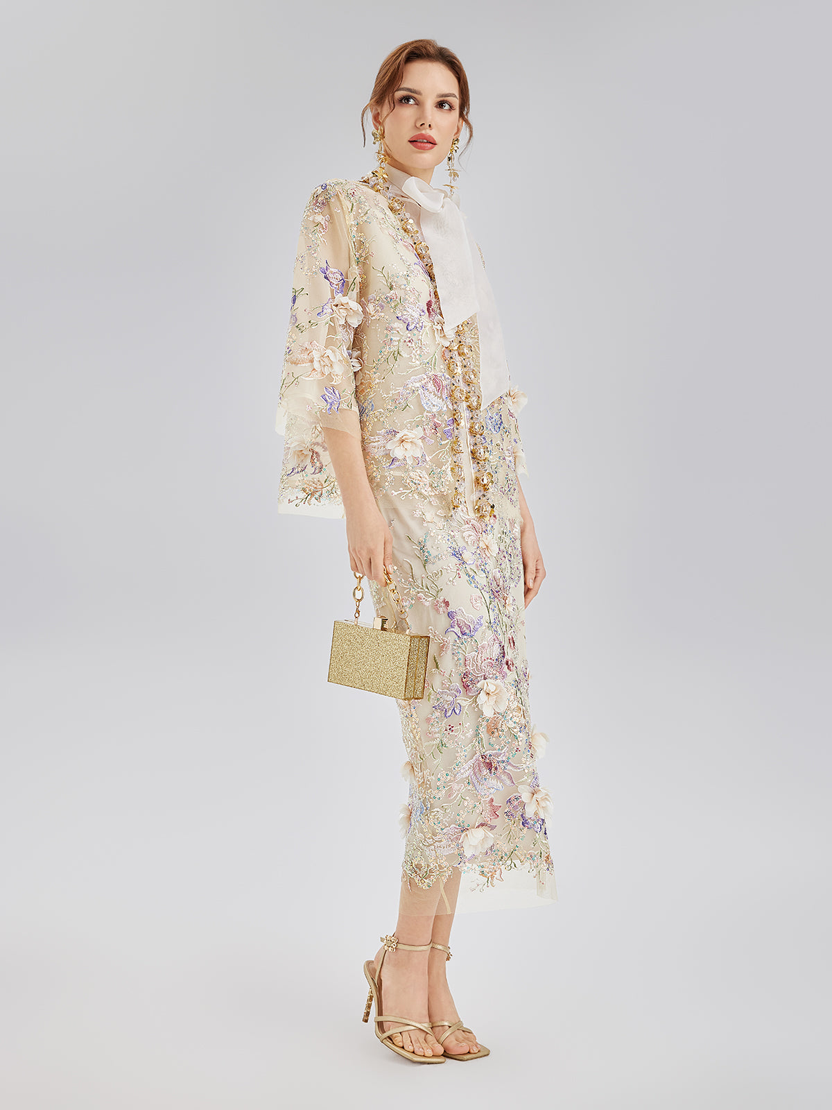 El Yapımı 3 Boyutlu Çiçekli Boncuk Nakışlı Ceket