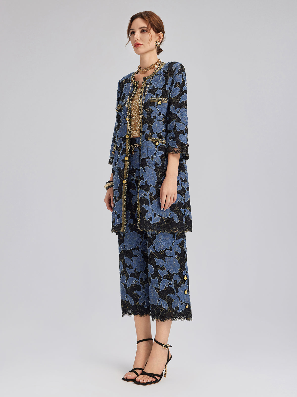 El İşlemesi Kurdeleli Jakar Dantel Ceket