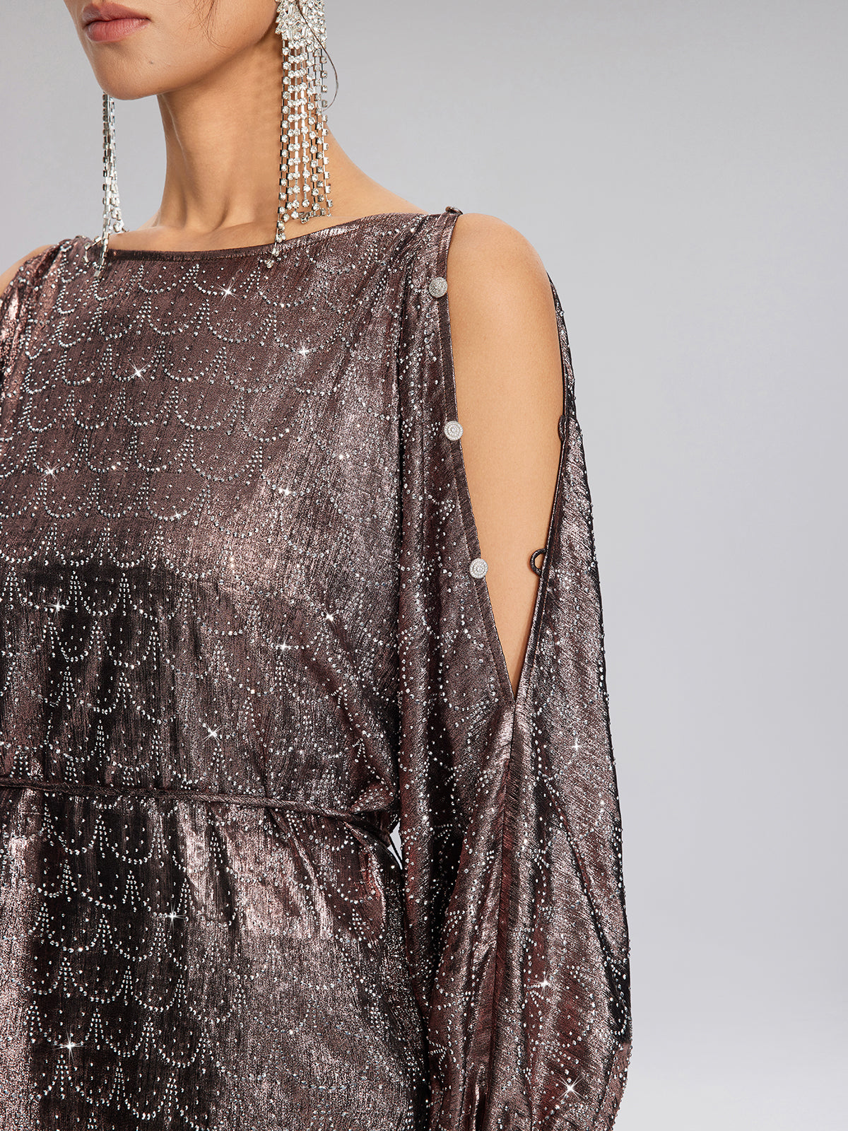 Omzu Açık Taşlı Bluz