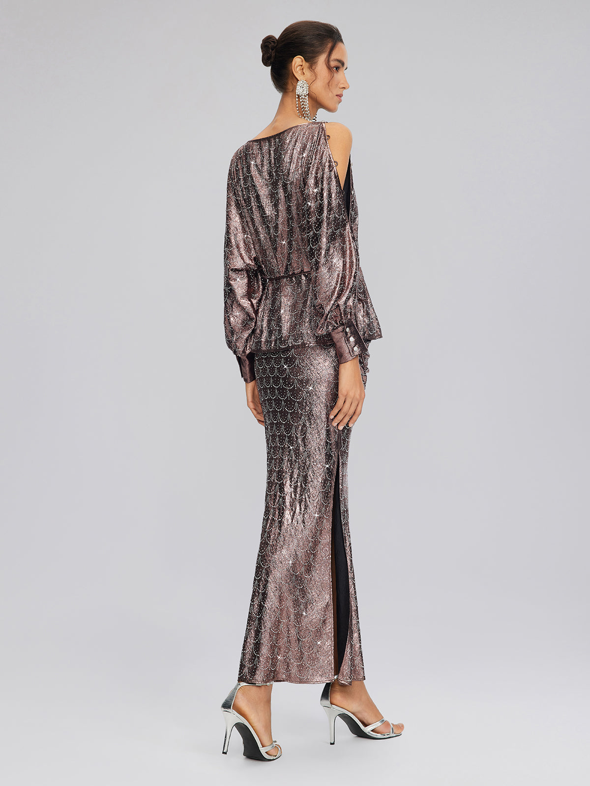 Omzu Açık Taşlı Bluz