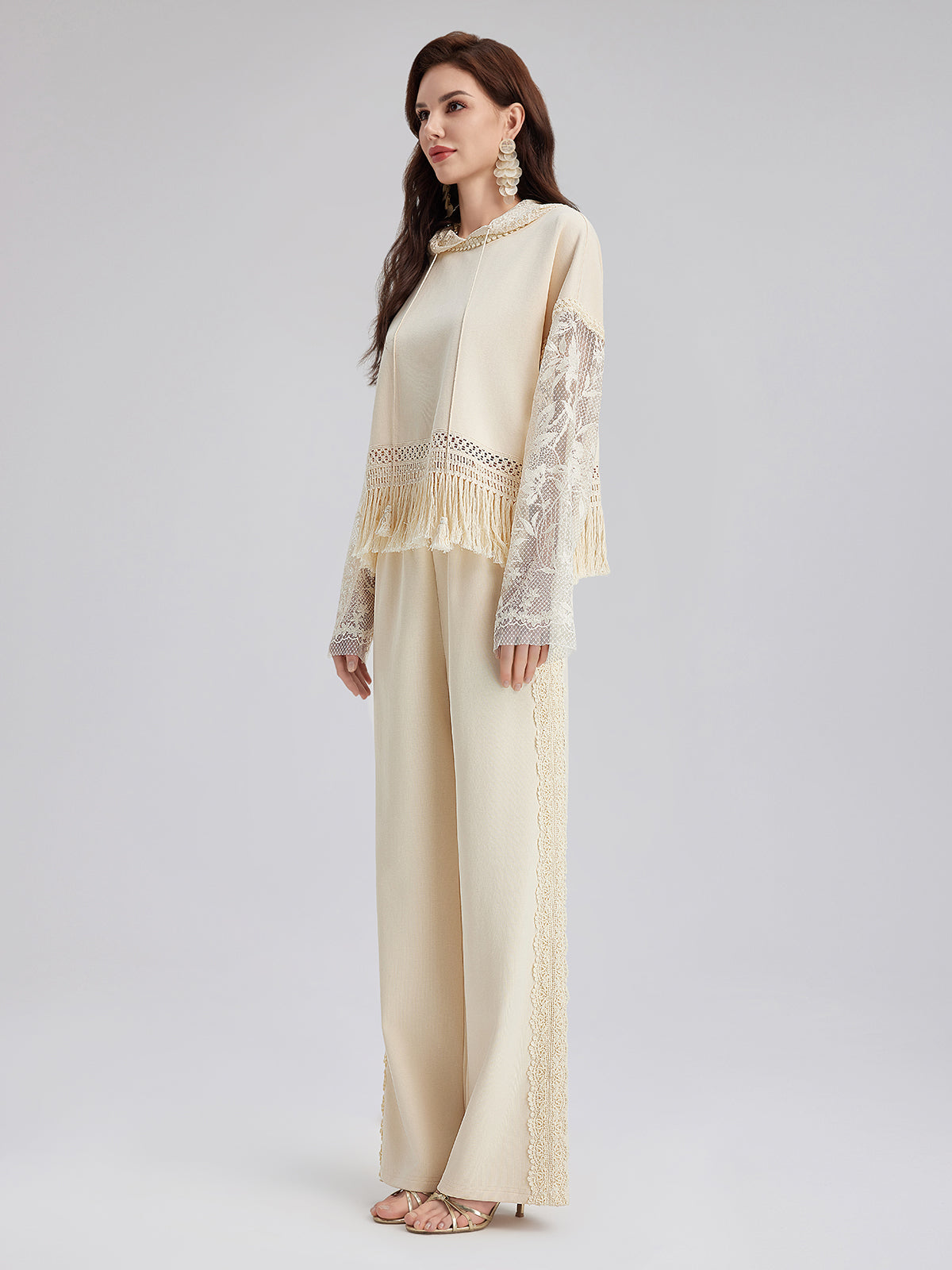 Pamuk-Keten Püsküllü Dantelli Triko Bluz