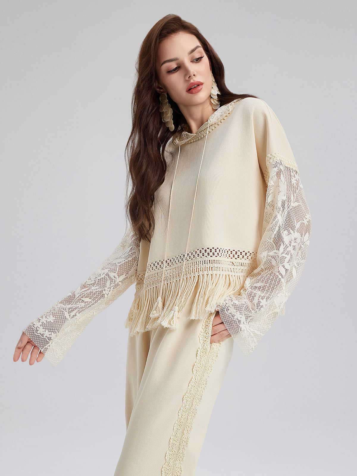 Pamuk-Keten Püsküllü Dantelli Triko Bluz