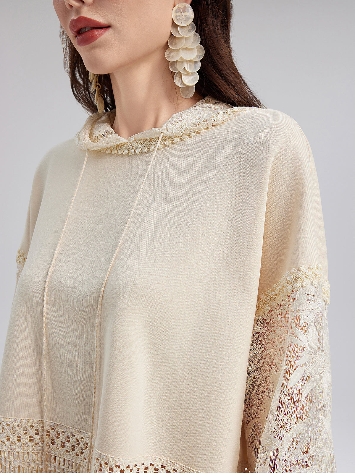 Pamuk-Keten Püsküllü Dantelli Triko Bluz