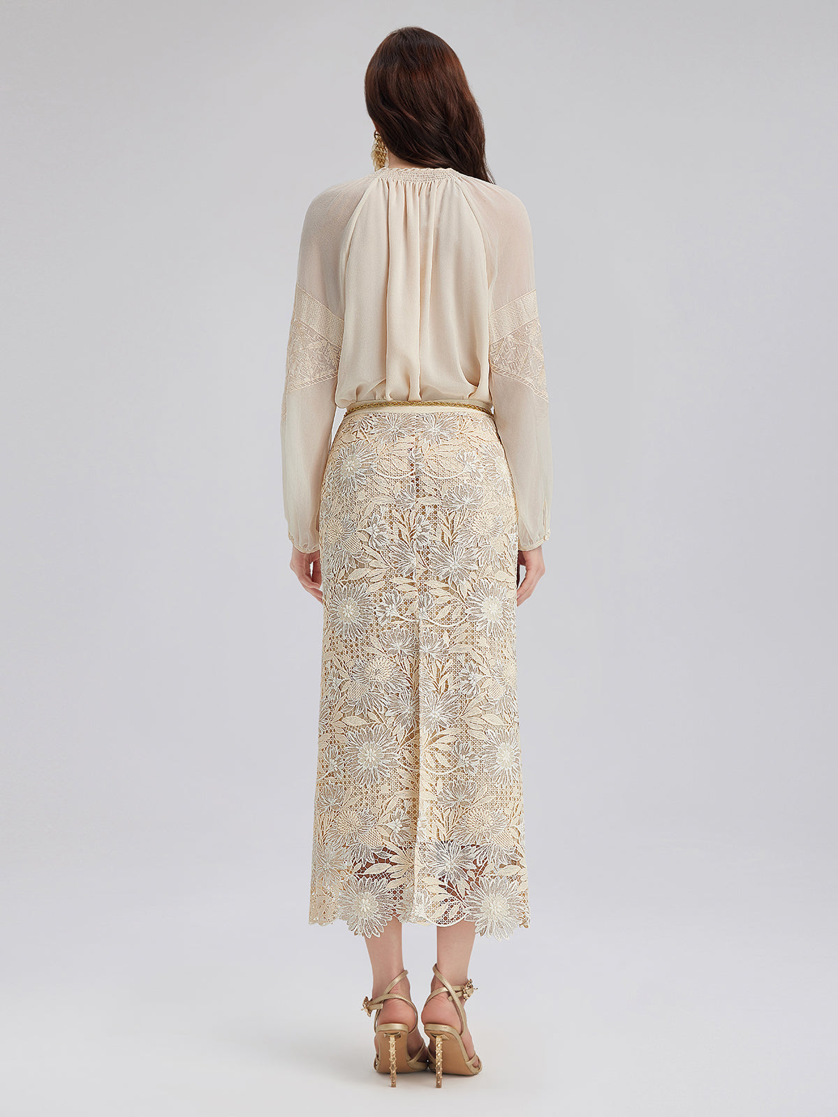 İpek Pileli Nakışlı Gömlek