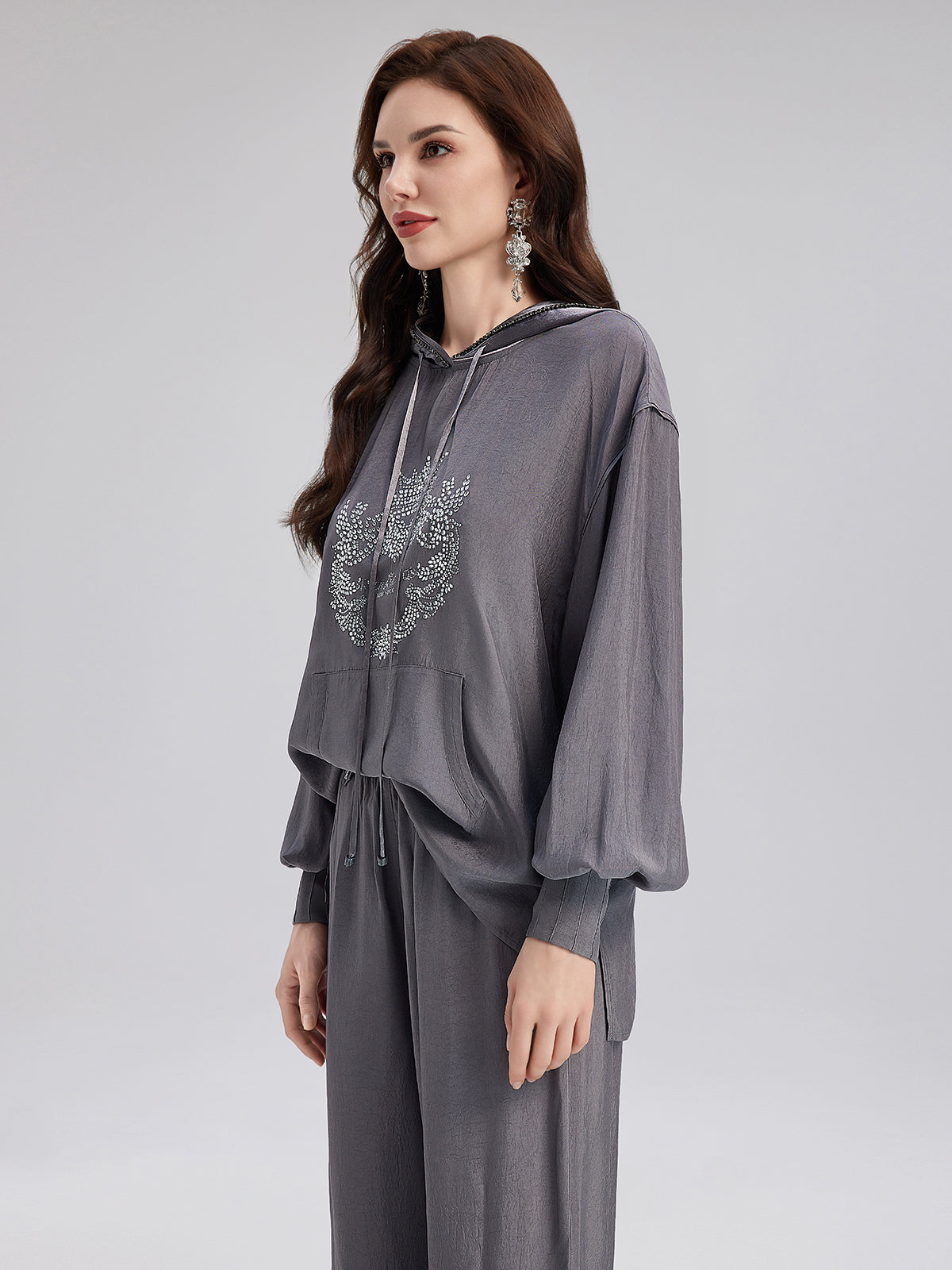 El Yapımı Taşlı Kapüşonlu Sweatshirt