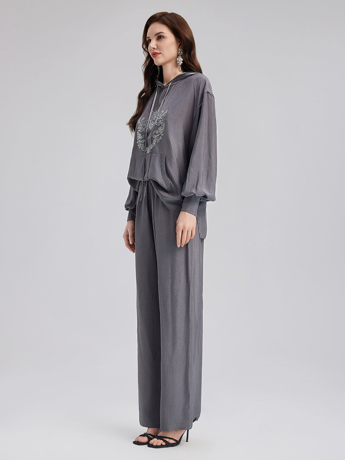 El Yapımı Taşlı Kapüşonlu Sweatshirt