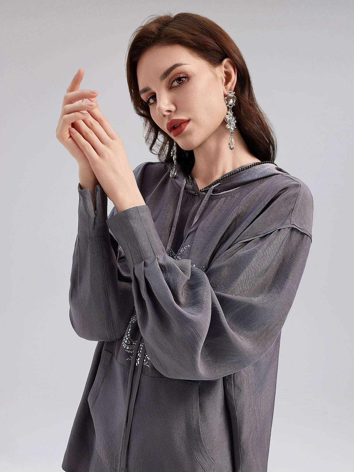 El Yapımı Taşlı Kapüşonlu Sweatshirt