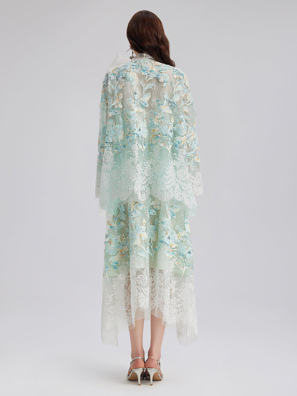 El Yapımı Dantel Nakışlı V Yaka Ceket