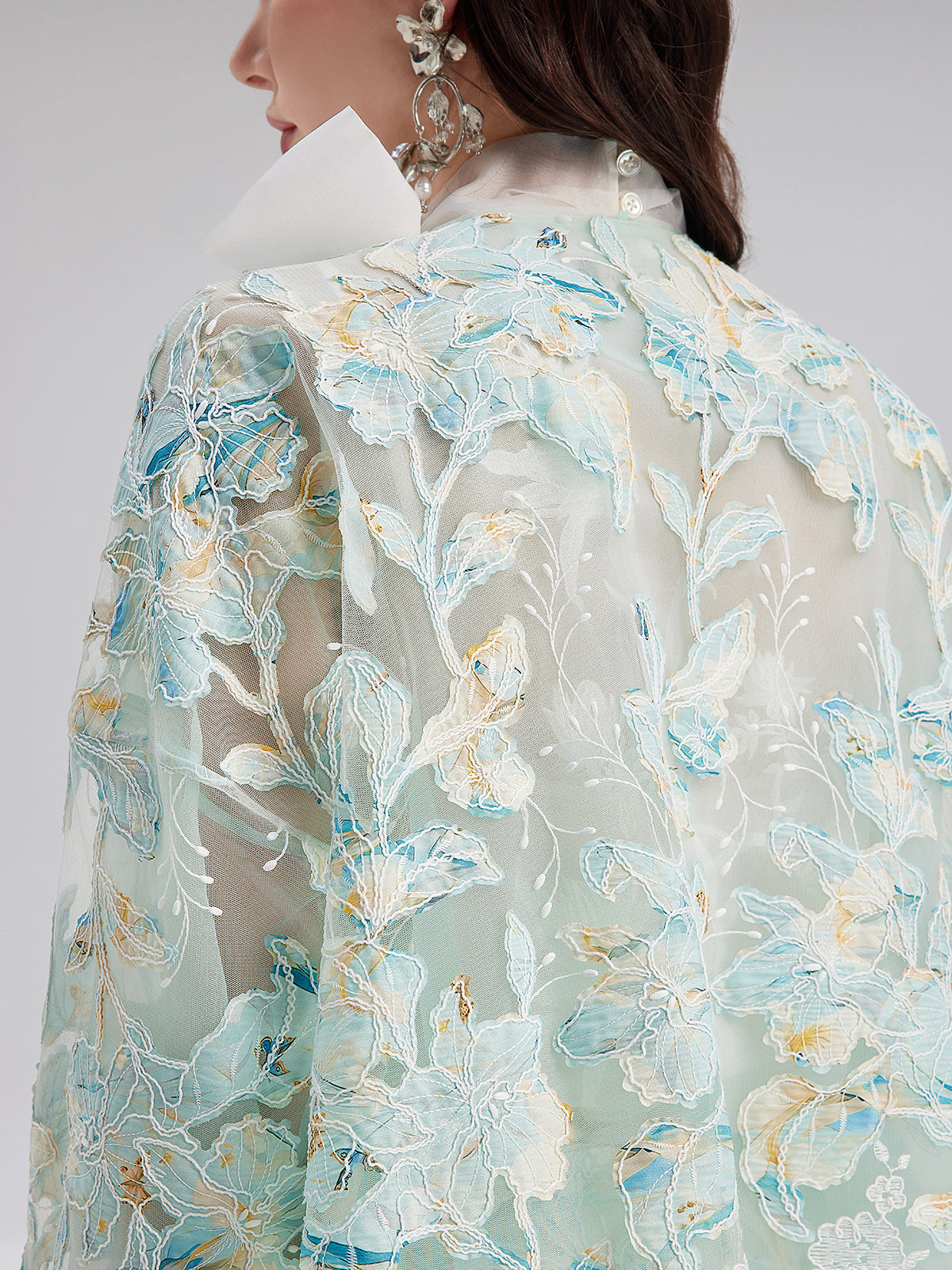 El Yapımı Dantel Nakışlı V Yaka Ceket