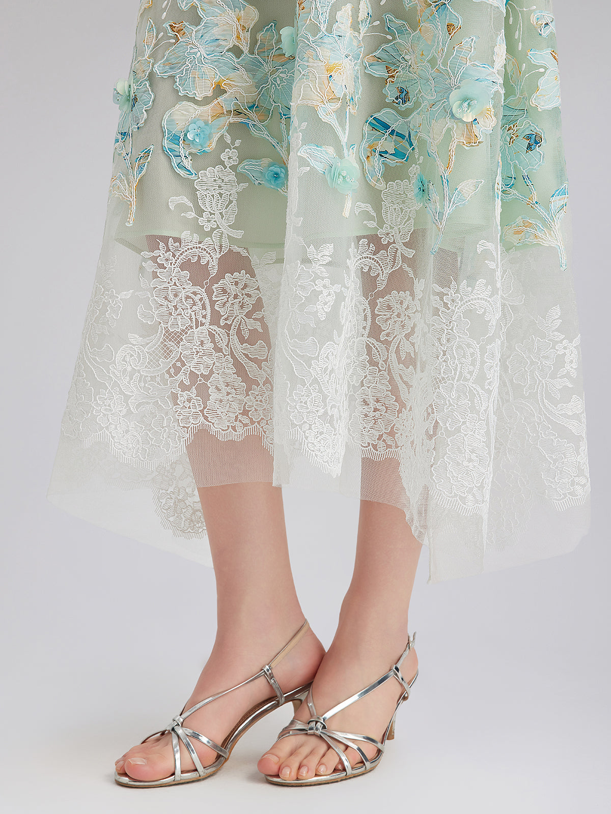 Dantel Pencereli Etek