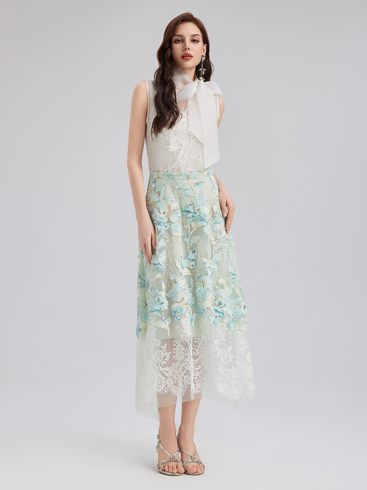 Dantel Pencereli Etek