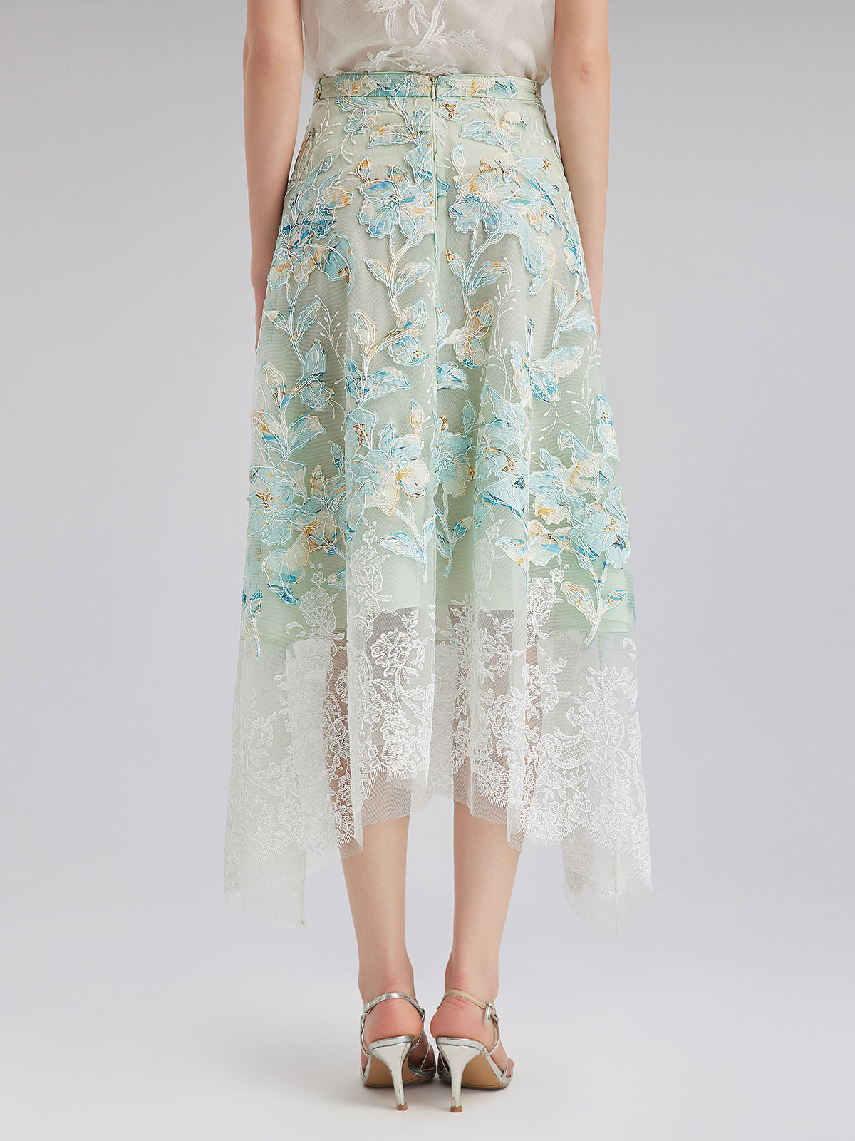 Dantel Pencereli Etek