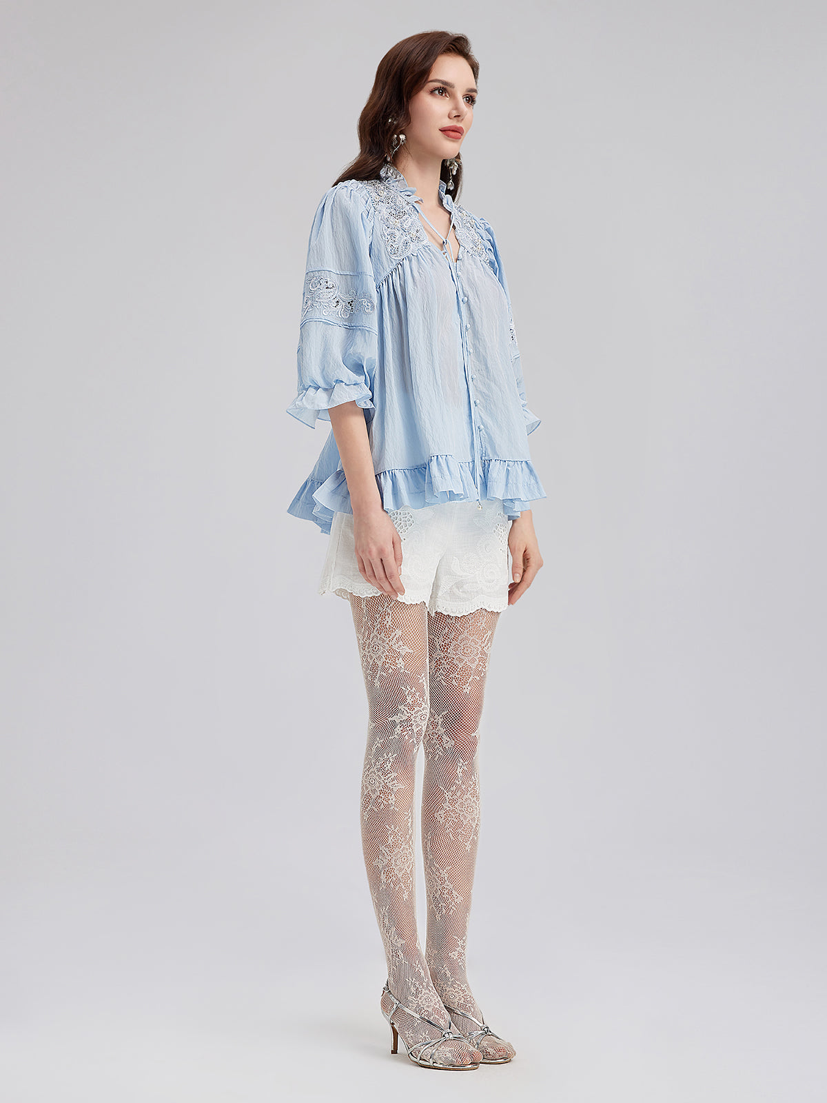 Boncuklu Dantel Nakışlı Volanlı Bluz