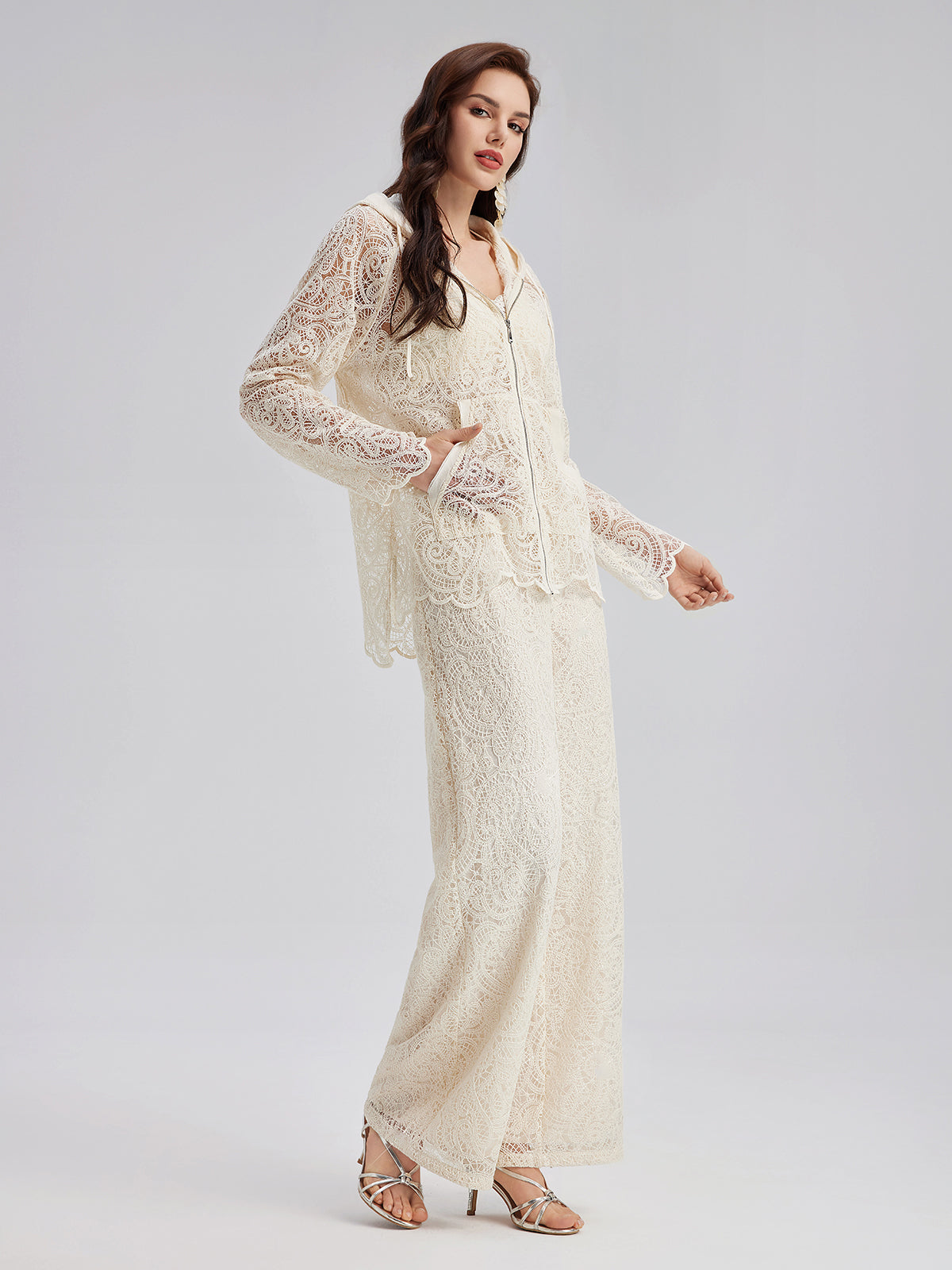 Dantelli Kapüşonlu Şık Ceket