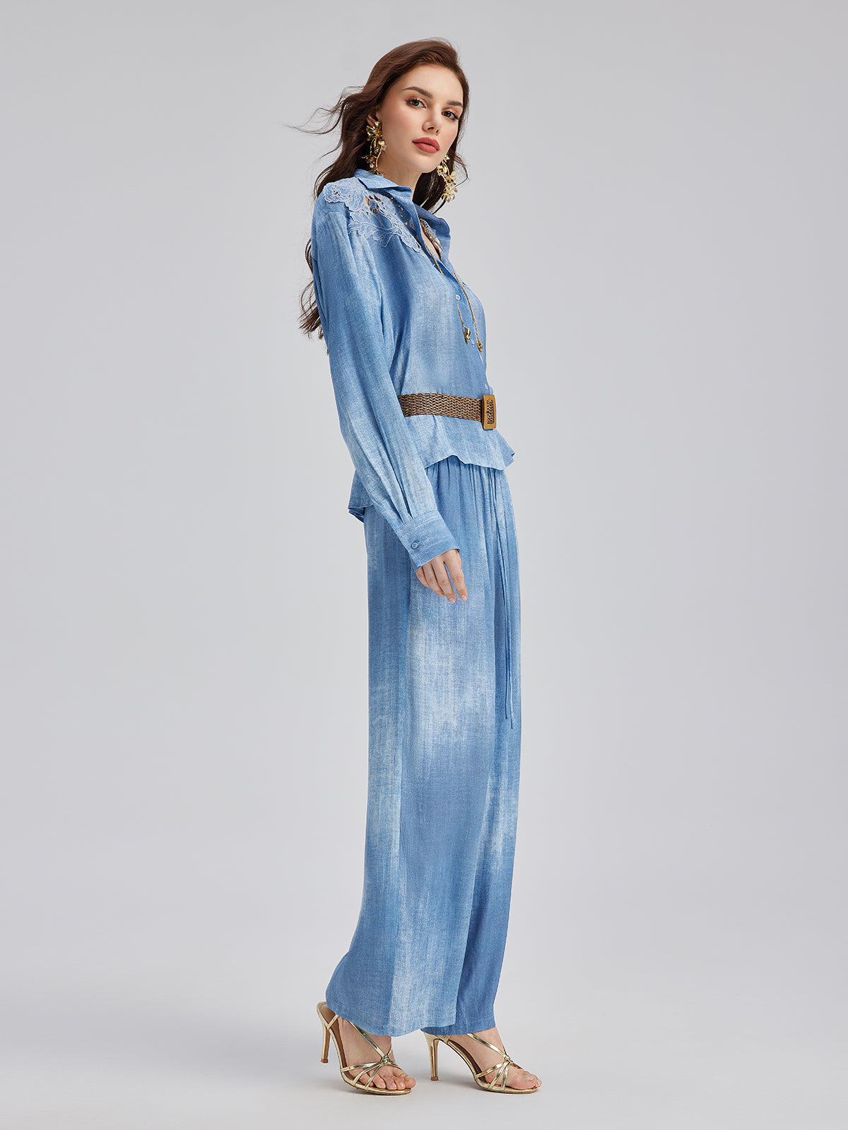 Aplike Nakışlı Kot Renk Geçişli Gömlek