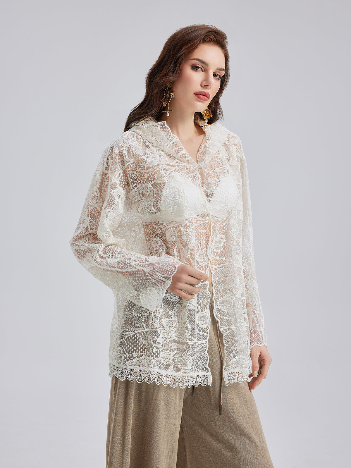 Özel Delik İşlemeli Kısa Kollu Kapüşonlu