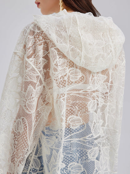 Özel Delik İşlemeli Kısa Kollu Kapüşonlu